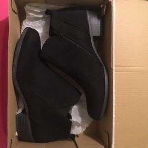 Arizona Jean Co women’s black bootie/ ankle boots